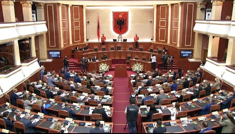 SOT SEANCA MARATONË NË KUVEND/ Pritet të prezantohet programi qeverisës dhe përbërja e kabinetit të ri qeveritar