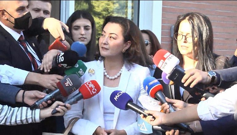 TAKIMI ME BASHËN/ Yuri Kim e prerë: Kush kërkon të vendosë SHBA kundër popullit shqiptar, i themi…