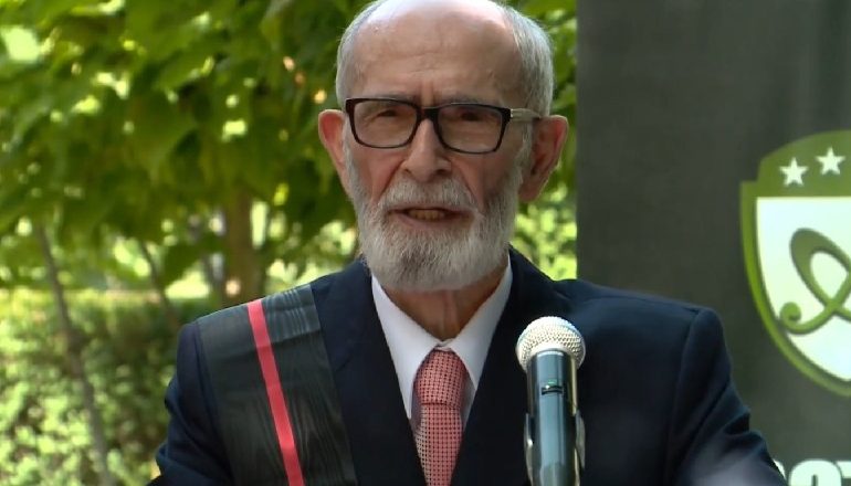 DEKORIMI/ Rexhep Qose: E ndjej veten shumë mirë që ky nderim mu bë nga Rama në Prishtinë. Dy kryeministrat të takohen…