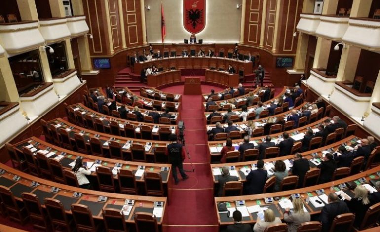 MUNGOI NË KUVEND/ Mësohet arsyeja pse kryeministri Rama nuk është në seancën plenare