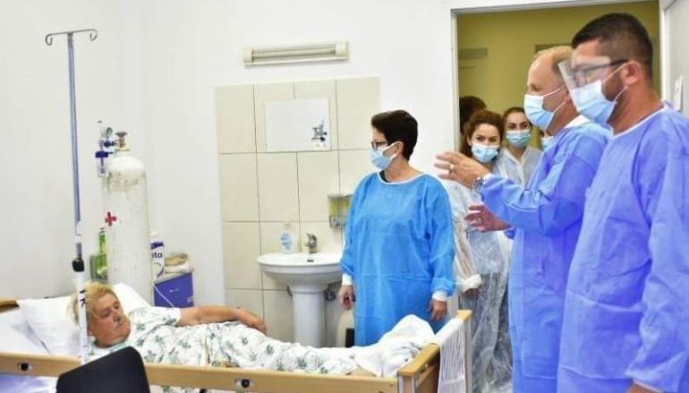 VIJON SITUATA E RËNDUAR NGA COVID-19 NË KOSOVË/ 50 pacientë në gjendje të rëndë në Spitalin e Pejës