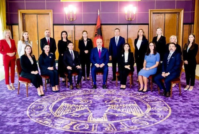 QEVERIA E RE/ Ali Ahmeti uron Ramën: Mandat të mbarë e me plot suksese për Shqipërinë…