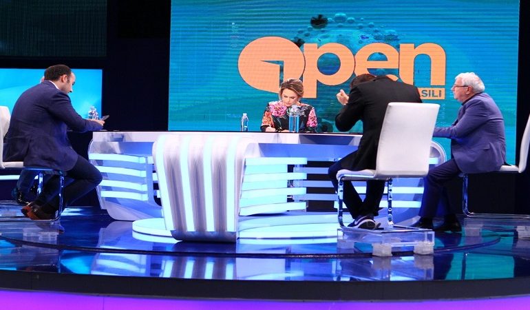 DEBAT MES AVOKATËVE/ “Ore me kë po flet ti? Se njeh ti Llallën edhe thua bëjmë show…”