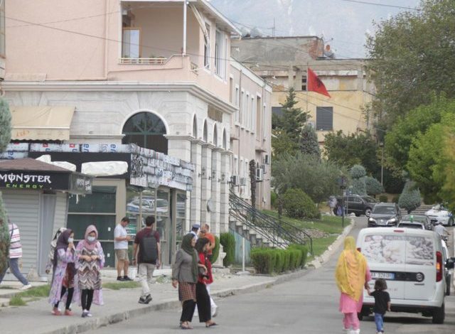 E FUNDIT/ Largohen nga Qytet Studenti afganët e strehuar aty, ja ku janë ZHVENDOSUR