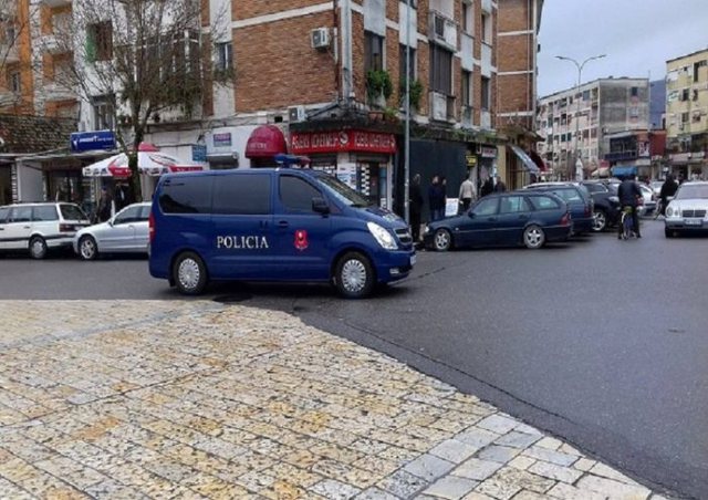 U PËRPLASËN FIZIKISHT DHE MË PAS KRISI ARMA/ Kush janë dy vëllezërit që u plagosen në Shkodër (EMRAT)