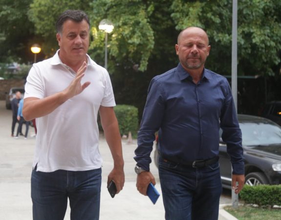 PËRJASHTIMI I BERISHËS/ “Plas” në PD, Leskaj, Noka e Shehu kundër Bashës: Po mohojmë historinë! Vrave…