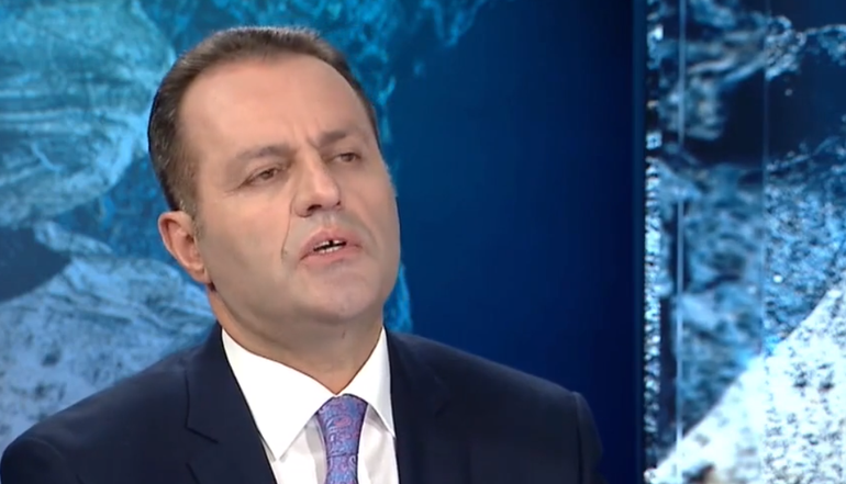 JUSTIFIKON LLALLËN/ Avokati: Sipërfaqen e tokës e bleu me lekët që i ati mori nga…