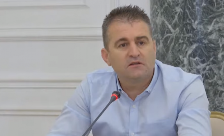 SITUATA E TENSIONUAR NË VERI TË KOSOVË/ Ibsen Elezi: Po ky President leshi ku është?