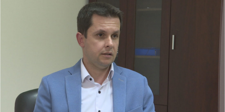 “INJORANCA ËSHTË PRIND I FRIKËS…”/ Mjeku Ilir Alimehmeti: “Delta” nuk lejon përhapjen e…