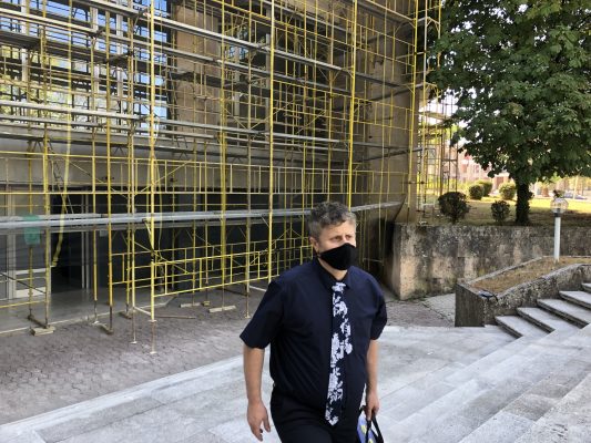 E PADËGJUAR! Në Gjykatën e Elbasanit punonjëset gra dhe vajza firmosin peticion: Nuk jemi ngacmuar seksualisht nga…
