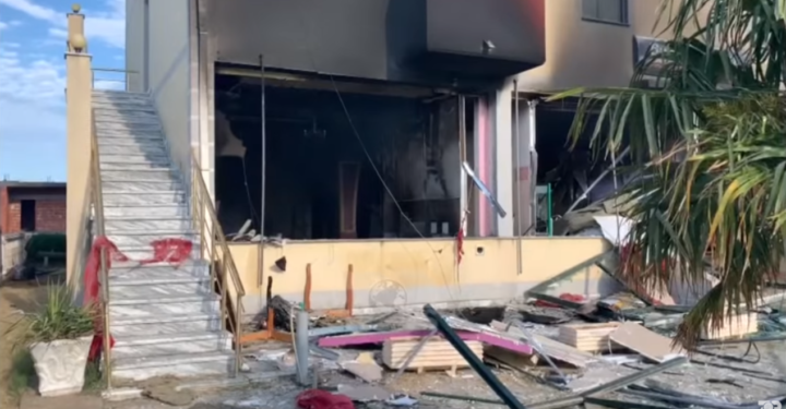 THELLOHET TRAGJEDIA/ Shpërthimi i bombolës në Velipojë, humb jetën edhe nëna e dy vajzave. Mbijeton vetëm…
