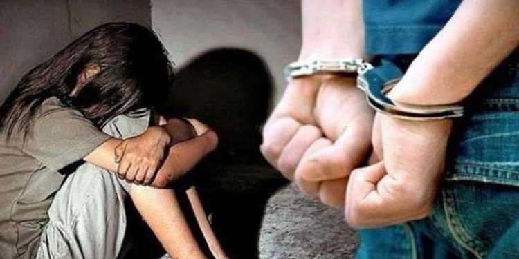 “MË KËRKOI 2 MIJË EURO, PASTAJ MË PËRDHUNOI”/ 15-vjeçarja denoncon ngjarjen në Polici, pranga 36-vjeçarit