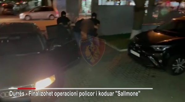 OPERACIONI “SALLMONE”/ U kap me armë dhe drogë në makinë, kush është i riu i arrestuar sot në Durrës (EMRI)