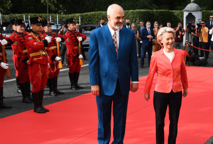 PAS TAKIMIT ME RAMËN/ Presidentja e KE me mesazh të qartë: E ardhmja e Shqipërisë është në BE