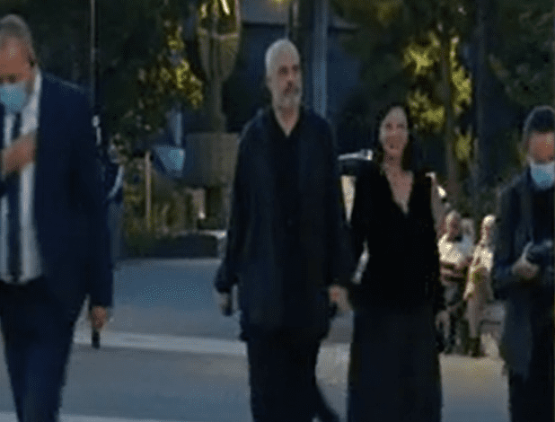 KRAH BASHKËSHORTES/ Rama mbërrin në Teatrin e Operas, do të ndjekë tenorin e njohur Placido Domingo