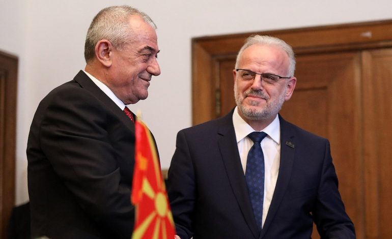 DITA E PAVARËSISË NË MAQEDONINË E VERIUT/ Ruçi uron homologun Xhaferi: Të mbahet sa më shpejt…