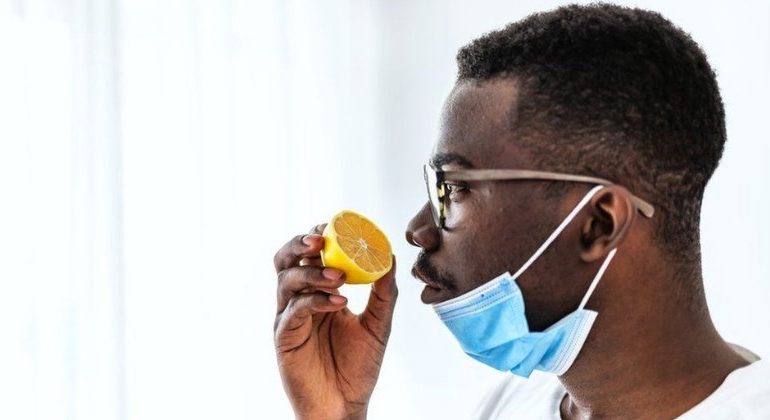 PASOJAT E COVID-19/ Vitamina A mund të trajtojë humbjen ose ndryshimin e nuhatjes