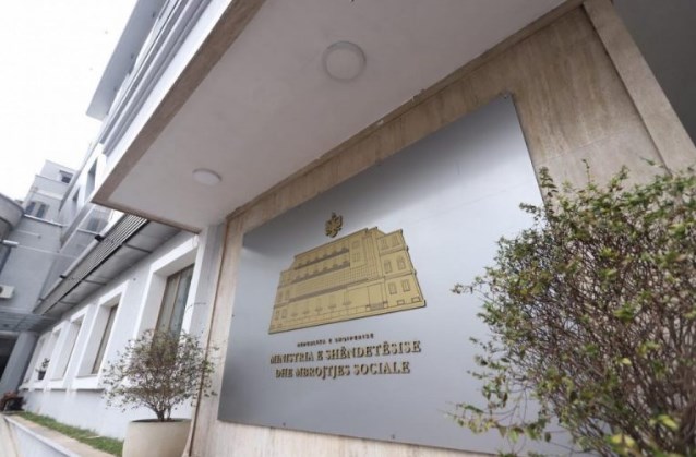 VITI I RI SHKOLLOR/ Publikohet urdhri i Ministrisë së Shëndetësisë, certifikata e vaksinimit me detyrim ose test çdo javë
