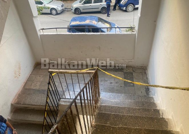 SHPËRTHIM TRITOLI NË TIRANË/ Lënda eksplozive vendoset brenda shkallëve të pallatit (PAMJET)