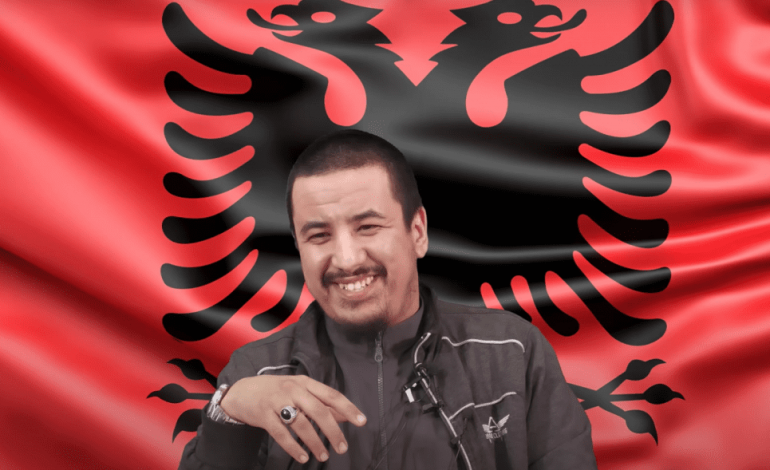 ME VIDEO! “Hidheni në koshin e plehrave”, imami arab kundër FLAMURIT SHQIPTAR: Përfaqëson qafirat