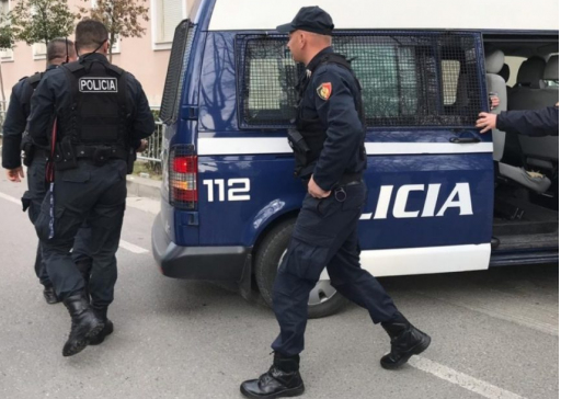 DHUNË, SHPËRDIM DETYRE E VJEDHJE/ Policia aksion në Tiranë, disa të arrestuar