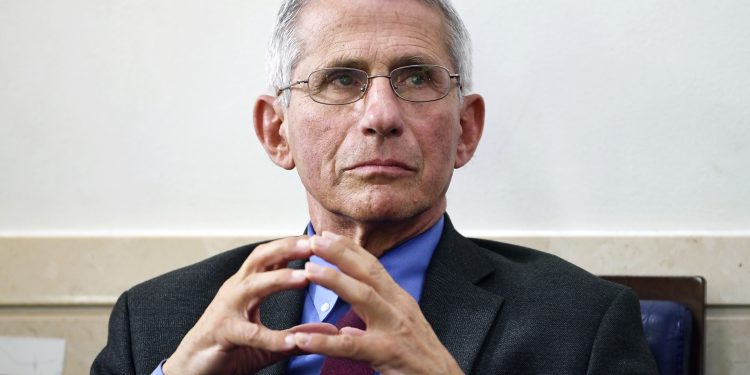 VAKSINIMI/ EMA thotë “JO”, por Fauci këmbëngul për një dozë të tretë