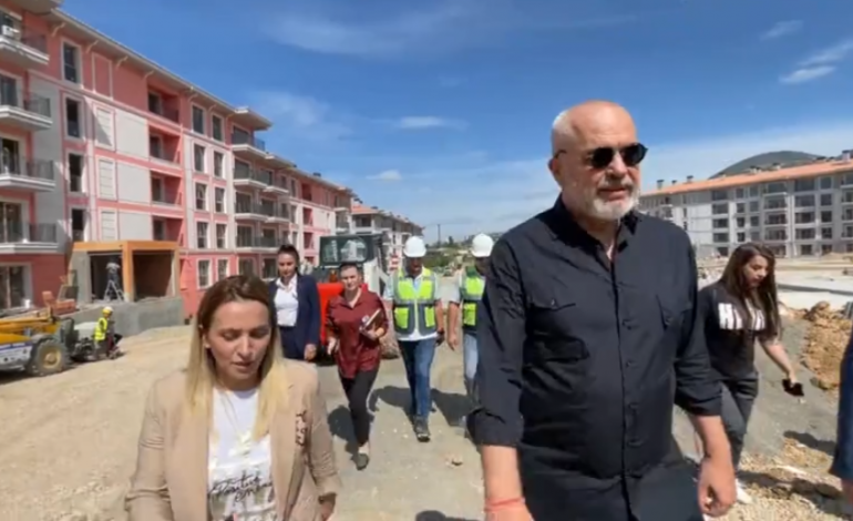 RINDËRTIMI I BANESAVE NË LAÇ/ Rama: Ky është bërë qytet i ri, por duhet dhe mendësi e re…