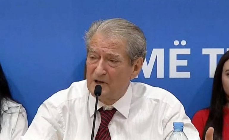 THIRRJET NGA VLORA/ Berisha: S’doja të kthehesha por kjo të zgjon dhe nga varri. Kushtrimi është…