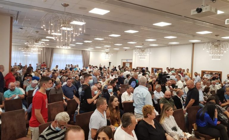 PAMJET E FUNDIT/ Berisha nis sot turin e takimeve me demokratët, ja “besnikët” e tij pjesëmarrës