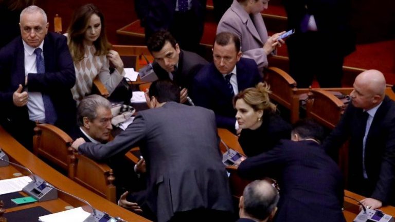 PËRPLASJET NË PD/ Strazimiri SULMON Bashën: Kur shesin Sali Berishën, sa mendohen me të shit ty, demokrat…?