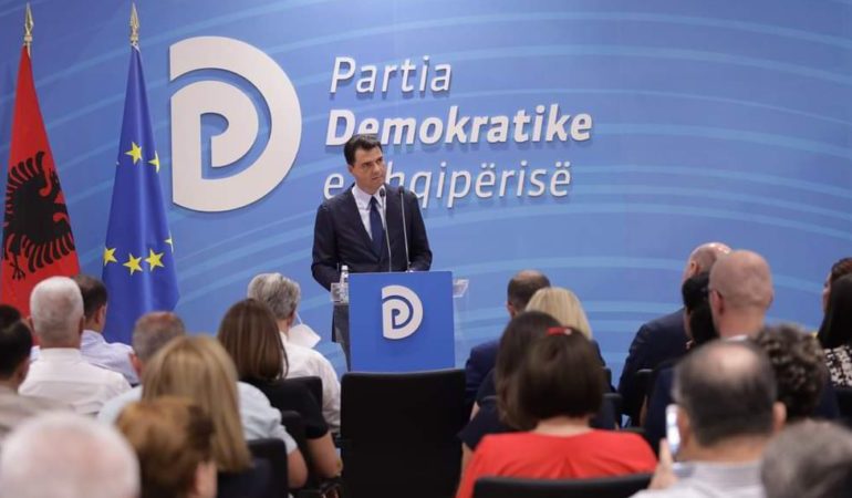 MBLEDHJE ME DYER TË MBYLLURA/ Basha: Më erdhi Philip Reeker në zyrë dhe kërkoi përjashtimin e Berishës, s’pranonte asnjë negociatë