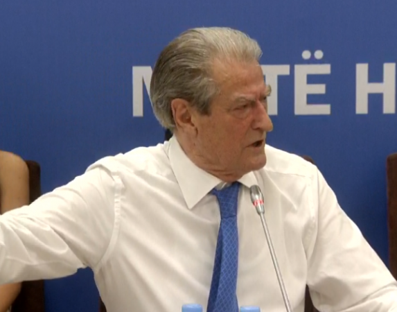 E QUAN BASHËN “ISH KRYETARI I PD”/ Berisha: S’është lider, shkelmoi të gjithë miqtë e mi demokratë për karrigen e tij