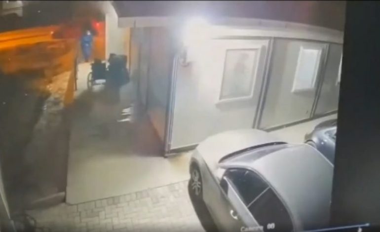 PUBLIKOHEN PAMJET/ Si nisi zjarri në spitalin e Tetovës që përfundoi në tragjedi (VIDEO)