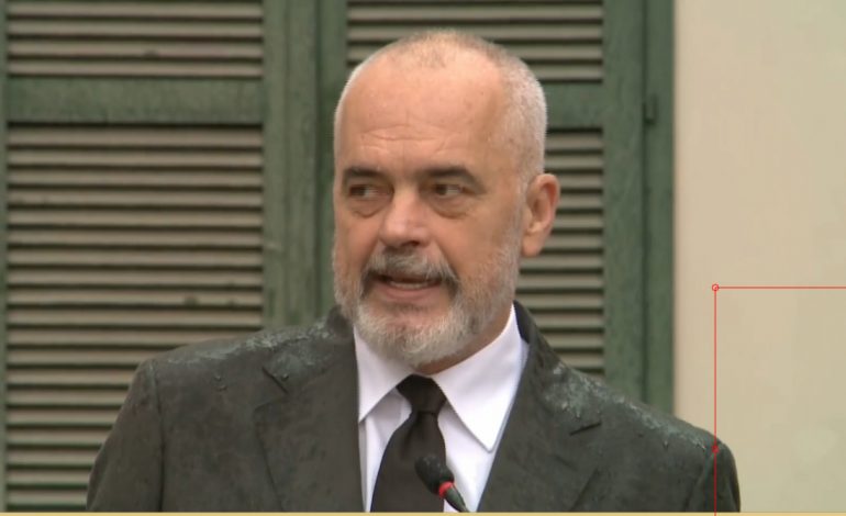 CEREMONIA E NDERIMIT TË SAIMIR HOXHËS/ Rama: Fëmijët e tij nuk do të jenë vetëm…