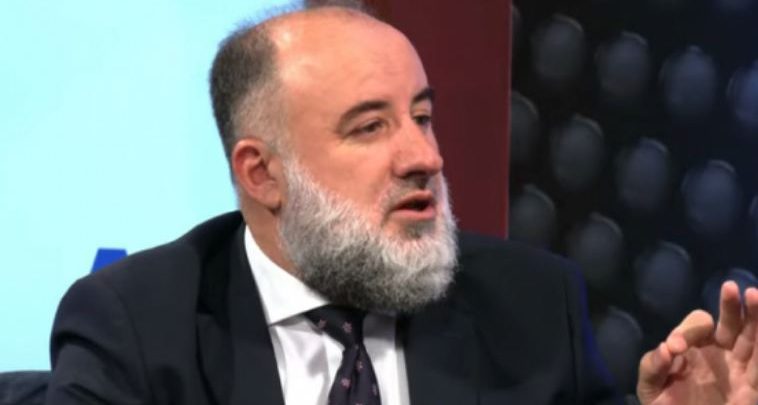 KËRKESË PËR BURRAT/ Hoxha shqiptar: Kryeni sa më shpesh marrëdhënie seksuale me gratë, do fitoni…