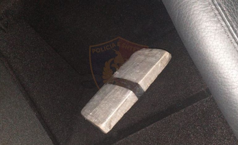 ME HEROINË NË “BENZ”/ Arrestohet 45-vjeçari në Kakavijë, sekuestrohet droga dhe makina (EMRI)