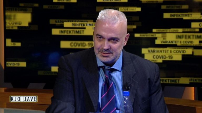 VAKSINIMI/ Mjeku pneuomolog: Vaksina të mbron për një kohë të caktuar, do kërkohet dozë shtesë