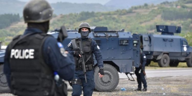 KOSOVA NUK TËRHEQ POLICINË SPECIALE NGA VERIU/ Serbët kanë marrë deri tani mbi 11 mijë targa