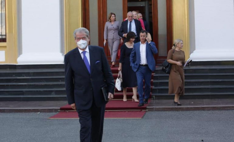 “CIKLI U MBYLL, KUFOMË POLITIKE”/ Ish-kreu i PD: Berisha është bërë shumë agresiv
