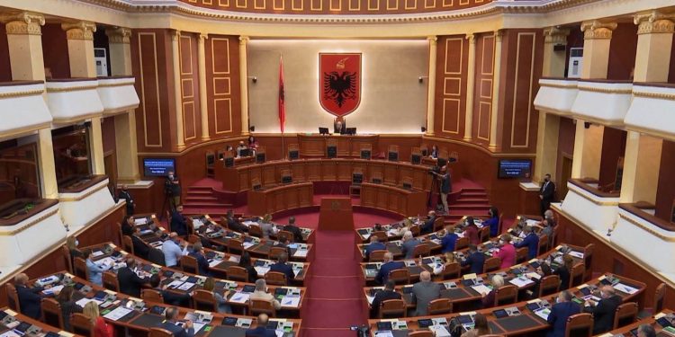 LIVE/ Nis seanca maratonë e Kuvendit, Rama prezanton programin qeverisës