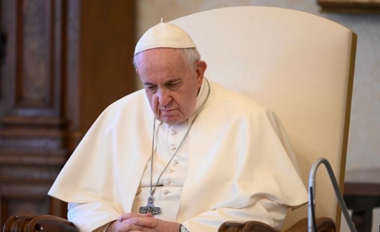 “FALË ZOTIT JAM MIRË”/ Papa Françesku trondit me deklaratat e tij: Disa njerëz donin të më shihnin të vdekur