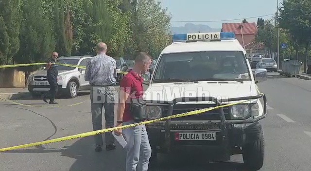 TË SHTËNA ME ARMË NË SHKODËR/ Qëllohet me dy plumba 45-vjeçari, pamje nga vendngjarja (EMRI)