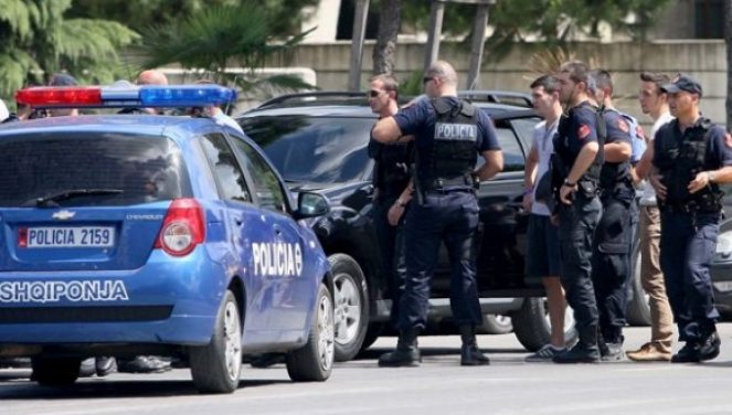POLICIA AKSION BLIC NË SHËNGJIN-LEZHË/ Tre të arrestuar, e pësojnë të rinjtë nga Kosova dhe një nga Arabia