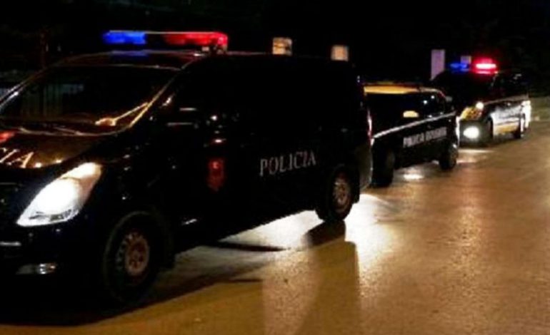 “PLAS” SHERRI MES TË RINJVE NË SHKODËR/ Plagoset me thikë 30-vjeçari, kapet autori