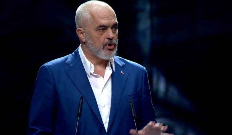 ASAMBLEJA/ Rama-socialistëve: Një tufë drejtorësh duhen zhdukur nga sytë e popullit, dukemi si cirk