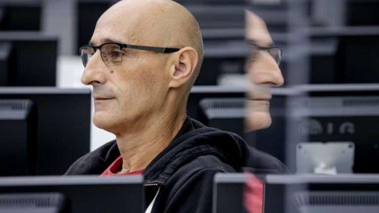 AKTAKUZAT/ Vazhdon gjykimi në Hagë i ish-komandantit të UÇK-së Salih Mustafa, sot pritet të dëgjohen dëshmitë e…