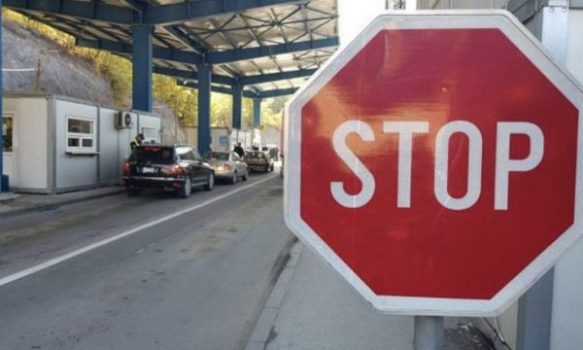 HYN NË FUQI VENDIMI/ Nga sot Qeveria e Kosovës ndalon hyrjen në kufi të mjeteve me targa serbe