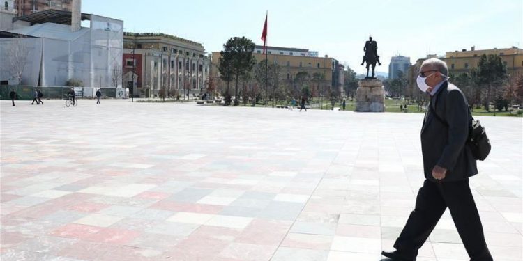 RRITJA E RASTEVE ME COVID/ Shqipëria mund të hiqet nga lista e vendeve të sigurta të BE
