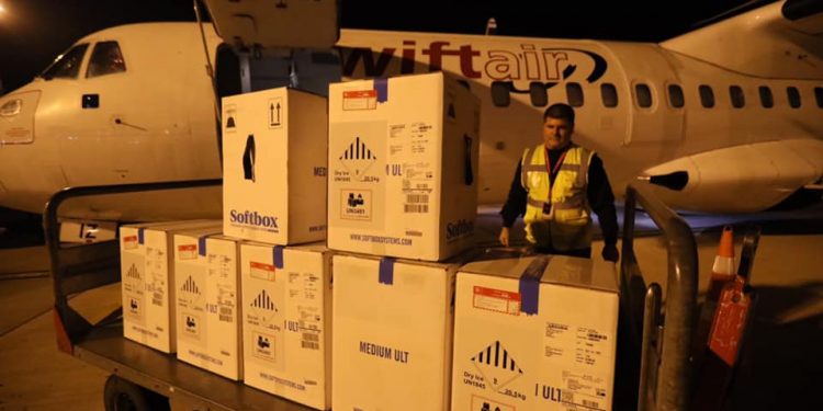 SUPER LAJMI/ Mbërrijnë në Shqipëri edhe 31,590 vaksina të tjera Pfizer