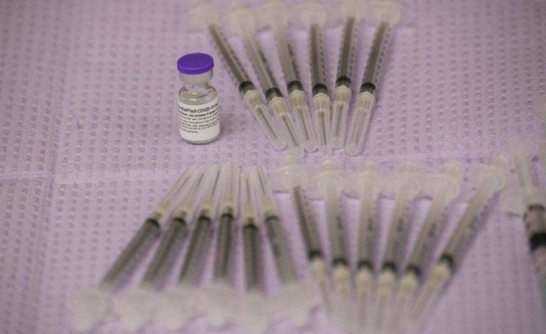 VAKSINIMI/ Mbërrijnë në Kosovë mbi 53 mijë doza të vaksinës Pfizer